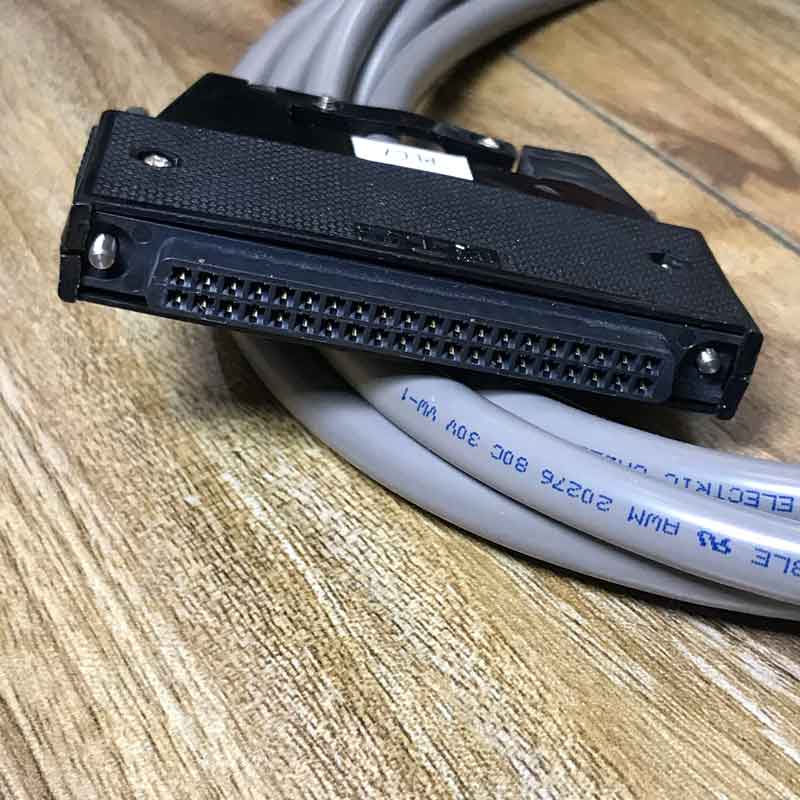 Cáp PLC A6CON1 Omron 40Pin Connect With Module Teminal Block HL-FST-40M Length 3M