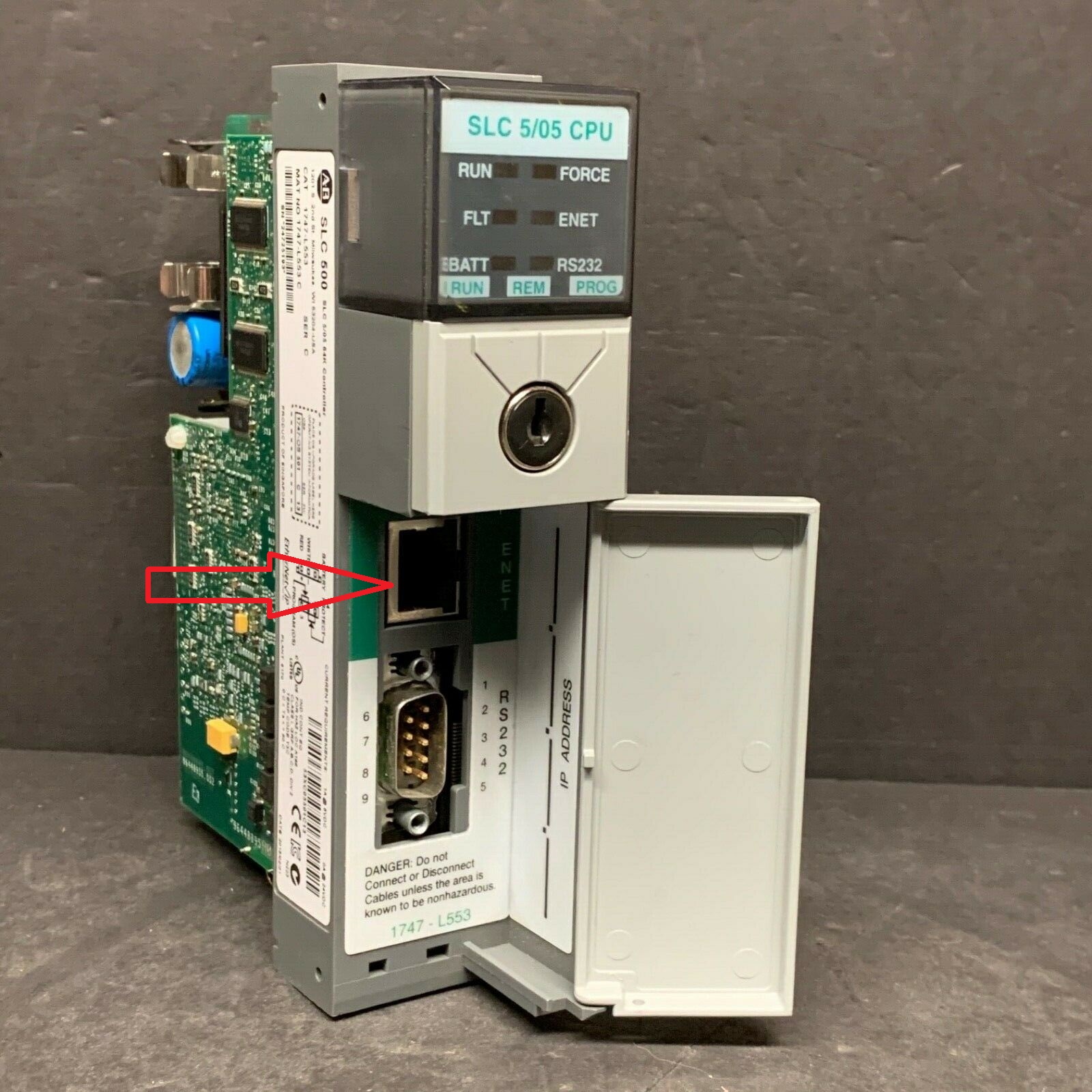 Cáp HMI-CAB-C83 điều khiển lập trình truyền dữ liệu màn hình cảm ứng HMI Sparepart GP4000 kết nối với SLC 500 PLC A-Series RS232C DB9 FeMale to RJ45 8P8C