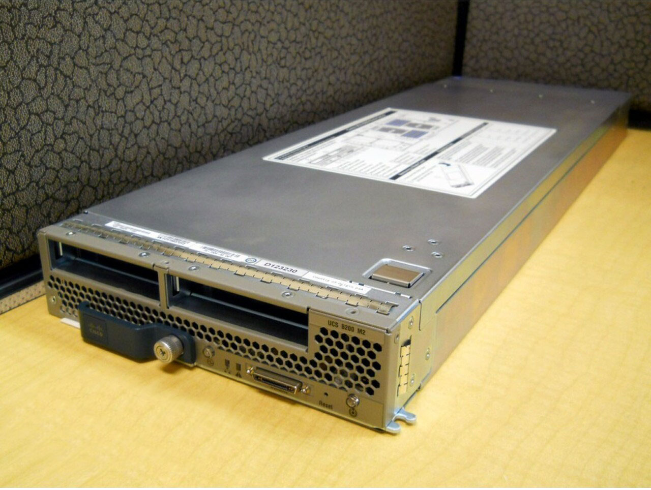 Cáp KVM Server Cisco 37-1016-01 USB VGA Serial DB9 RS232