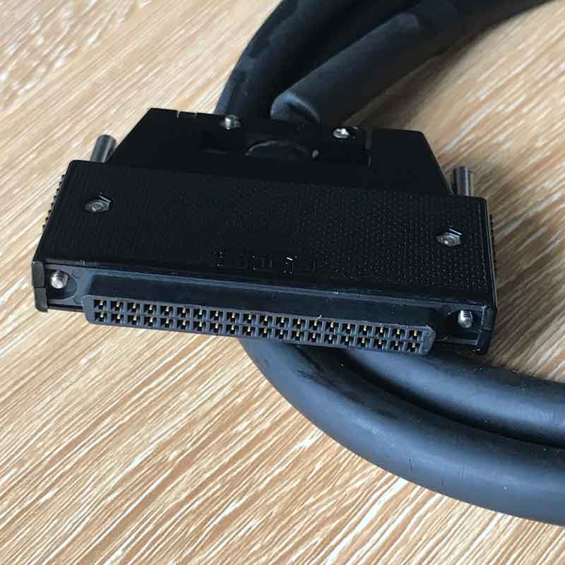 Cáp A6CON4 40-pin to terminal block Connector for Mitsubishi Q series PLC Omron C500-CE404 Length 1M